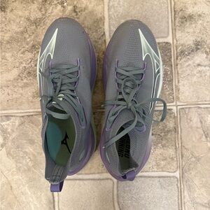 Women's | Mizuno Neo Vista - size 9